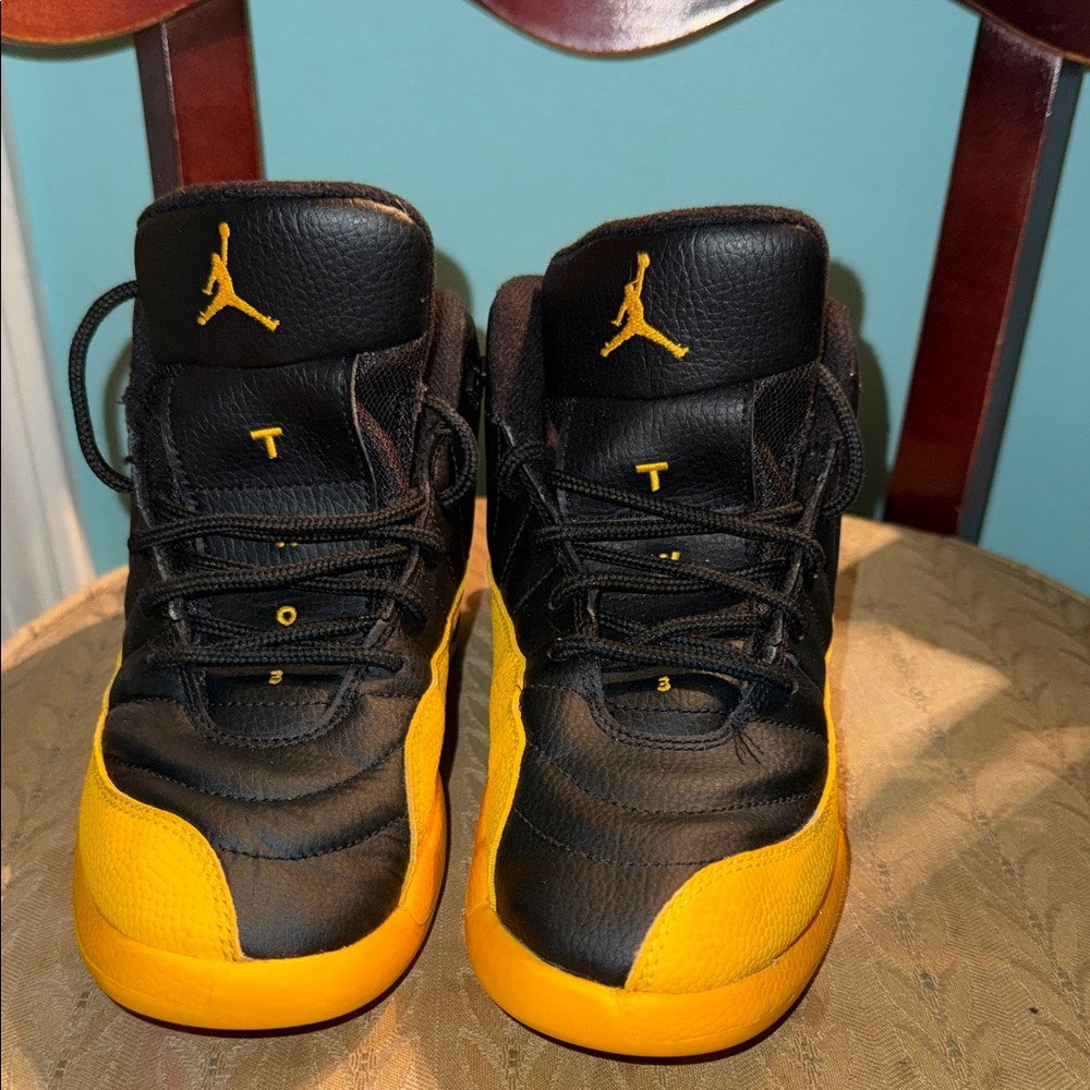 Nike Kids Black and Yellow Sneakers